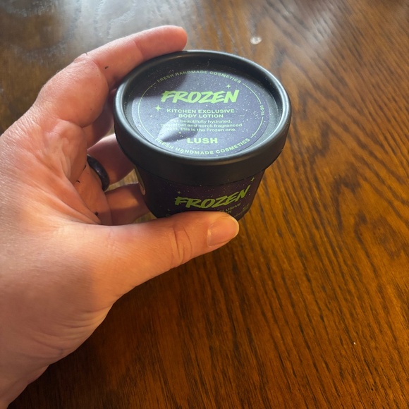 Lush kitchen exclusive Frozen body lotion - Picture 1 of 2